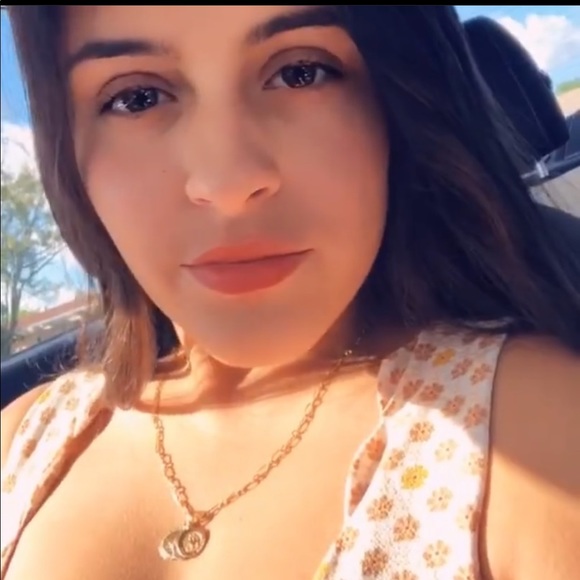 Meet your Posher, Anabelle - Picture 1 of 1